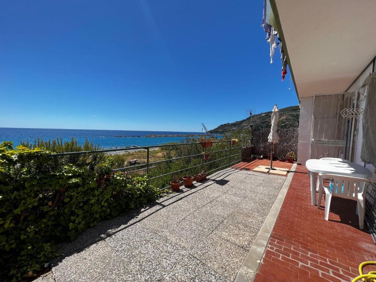 Suite A 2 Passi Dalla Spiaggia - Ospedaletti Exteriér fotografie
